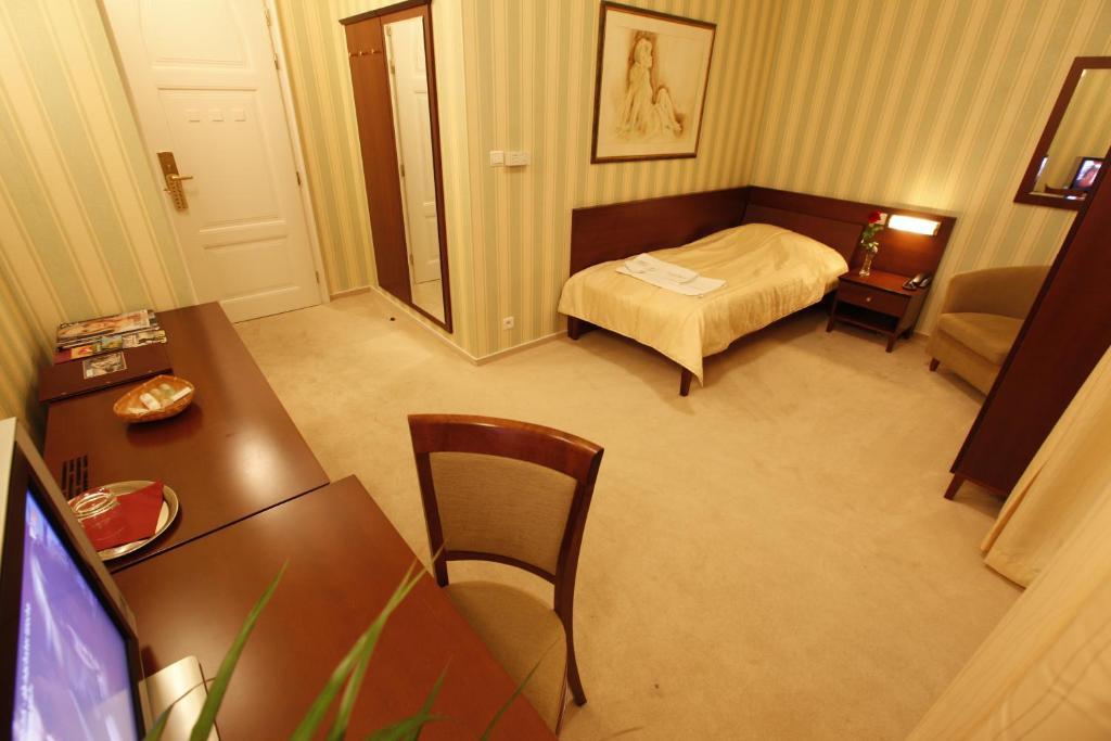 Hotel Sandor Pavillon Piest'any Room photo