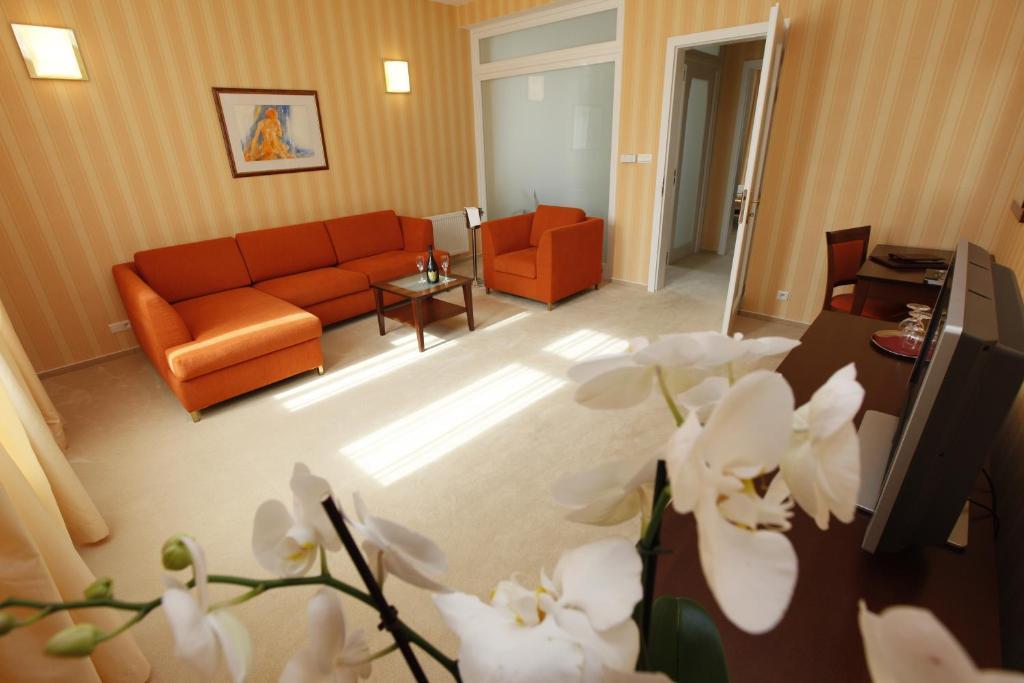 Hotel Sandor Pavillon Piest'any Room photo